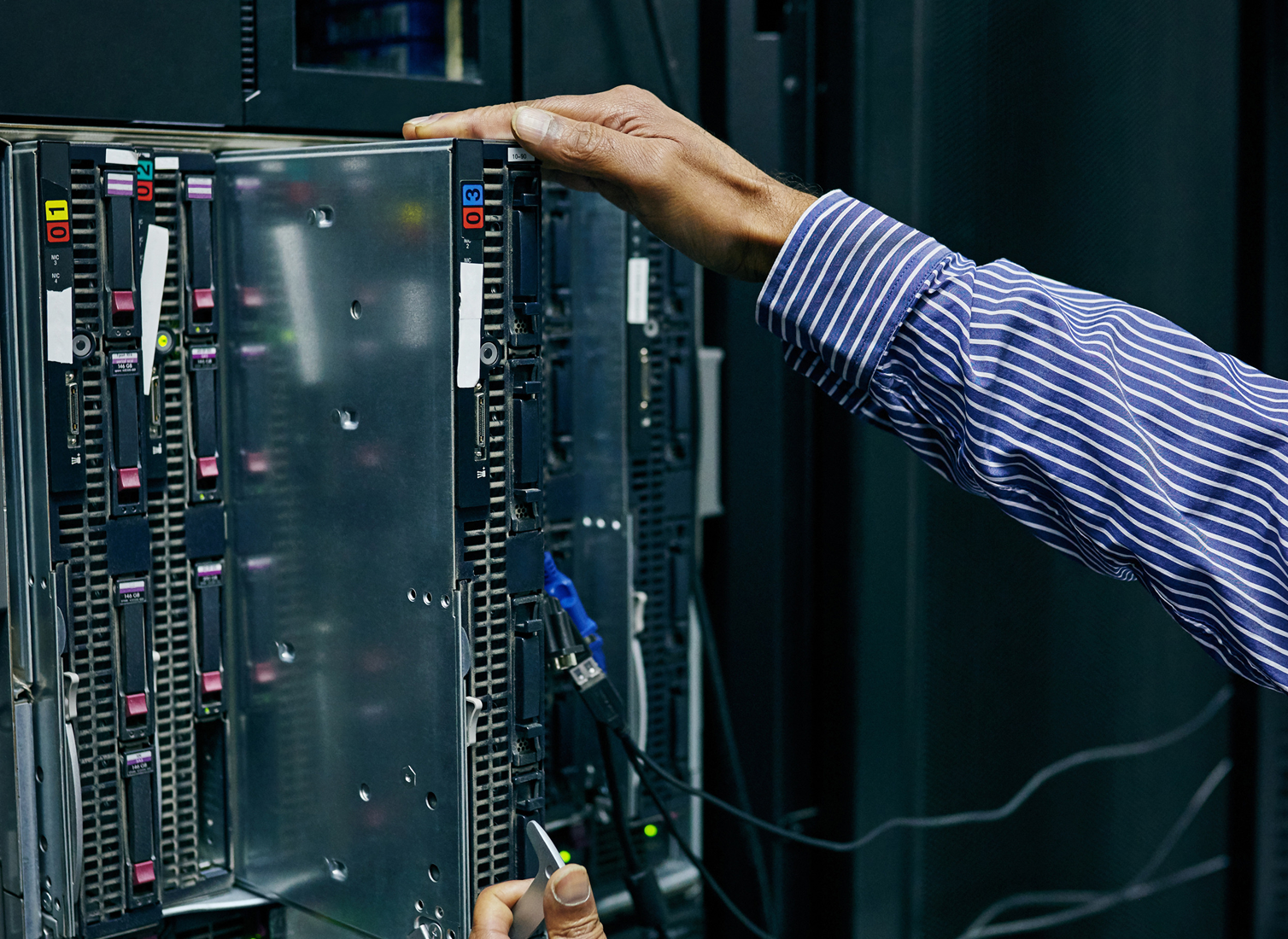 Refurbished vs. New Server: WhatRight for Your Business?